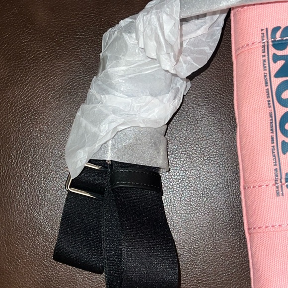 Marc Jacobs Pink Snoopy Tote Bag - Picture 5 of 6